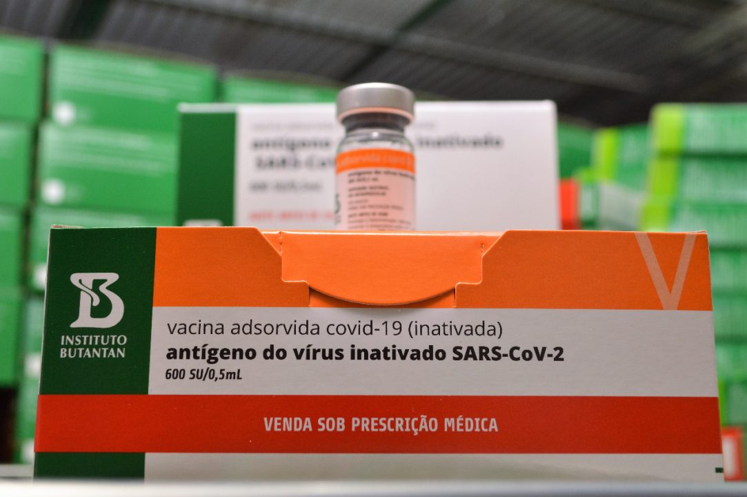 Anvisa recebe pedido de autorização da CoronaVac para menores de idade