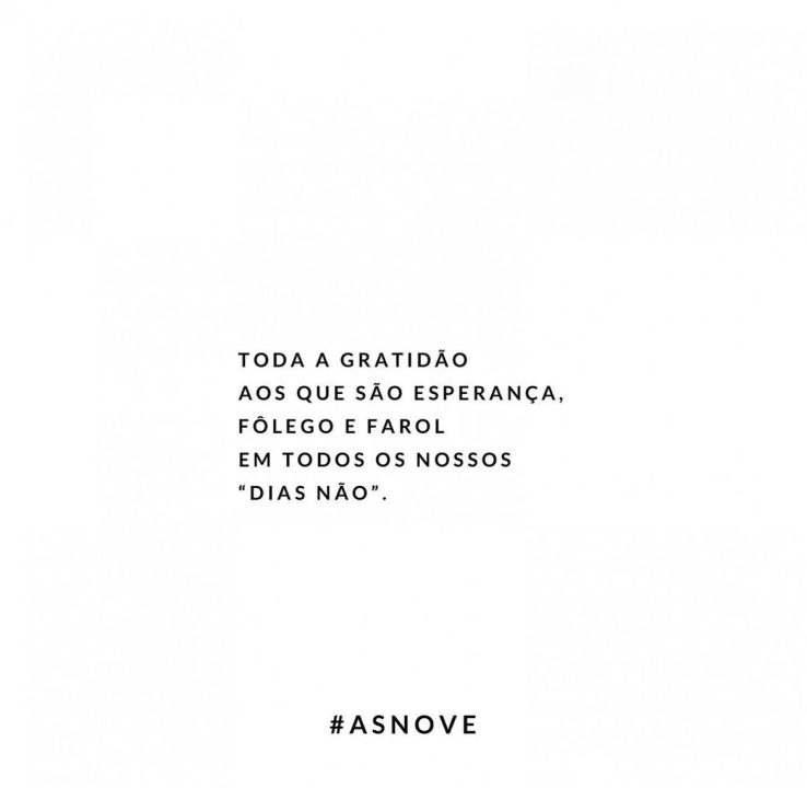 Pessoas que são a paz em forma de abraço